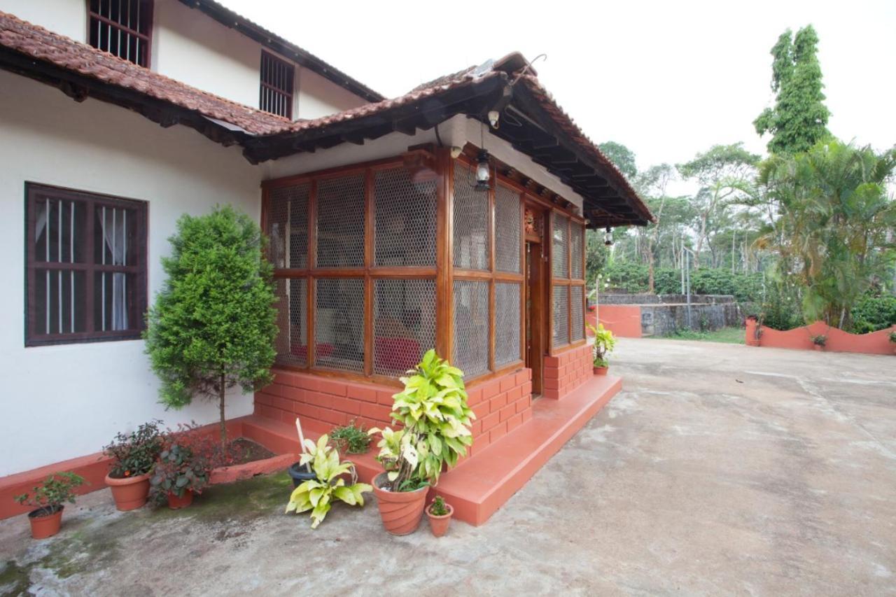 Sardar Bahadur'S Heritage Bungalow Estate Stay Napoklu Εξωτερικό φωτογραφία